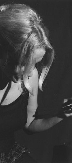 Nat nach unten blickend